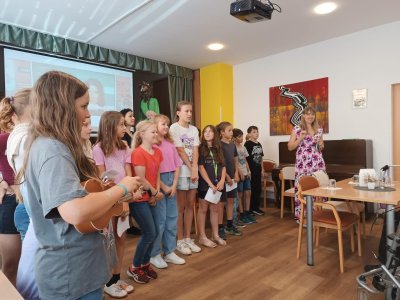 Předprázdninové Obejmi hrou připravila 5. D